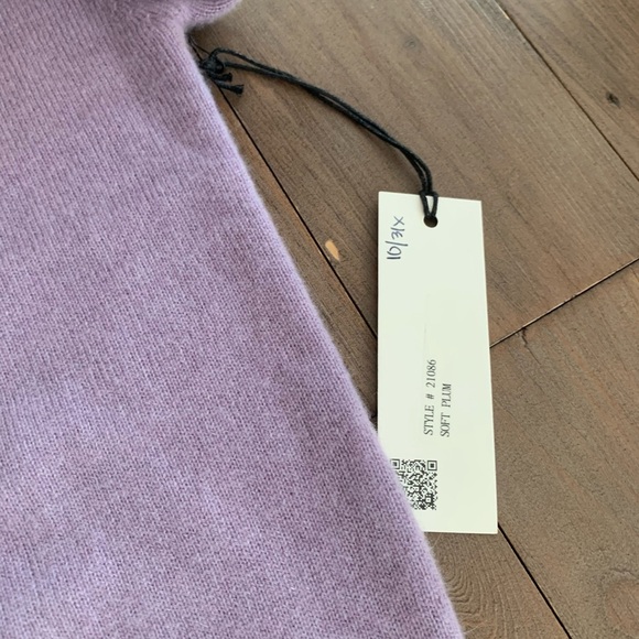 CURRENT SEASON White + Warren 100% cashmere v neck soft plum NWT - Picture 7 of 7